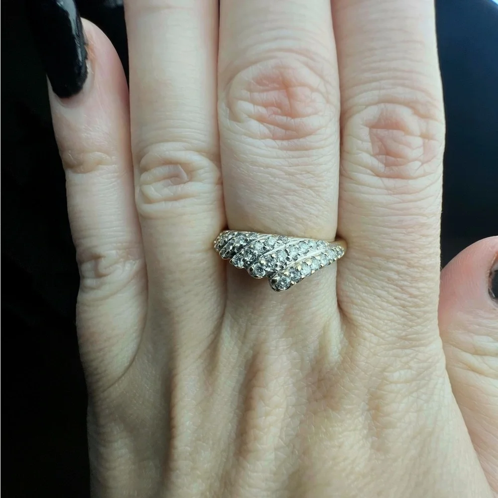 Unique Fan 14K Yellow Gold Diamond Asymmetrical Ring Size 8.25
